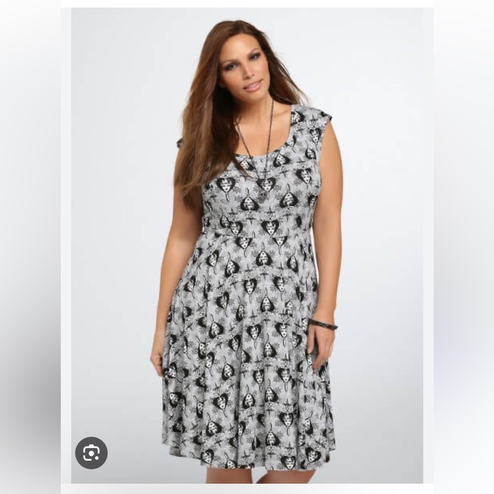 Torrid 2 Disney villains evil queen dress